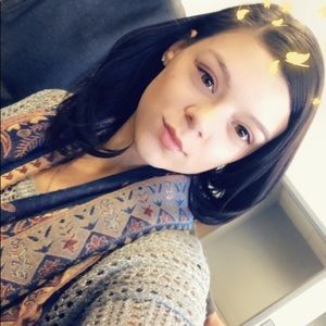 Meet your Posher, Dominique